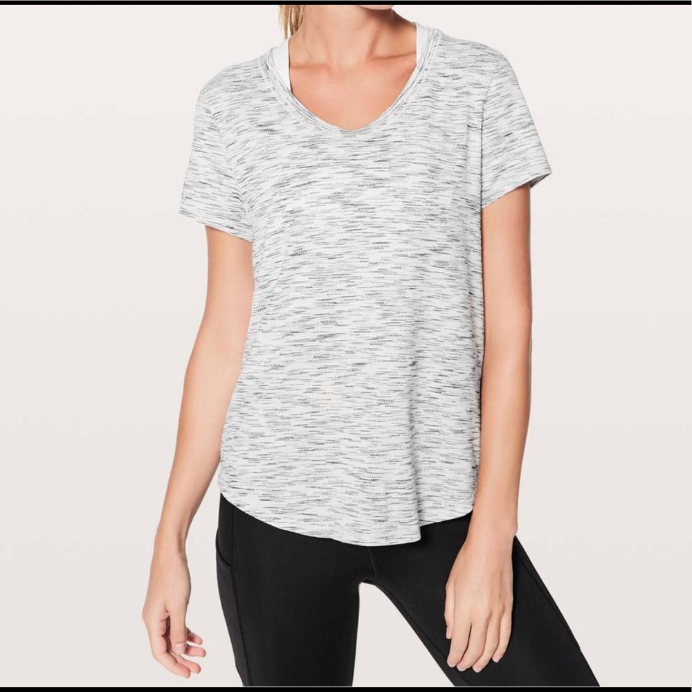 Lululemon Meant to Move Tee Size 8